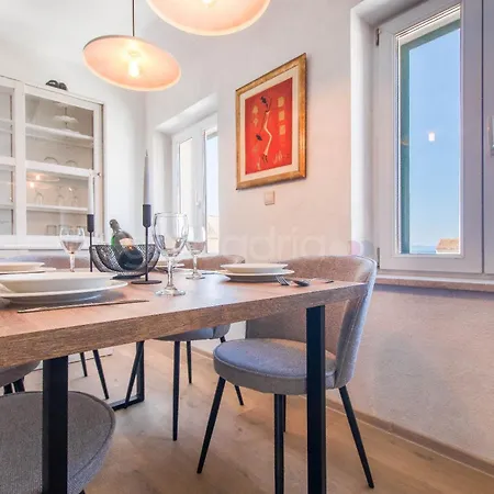 Apartman Vlove Story - Luxury Downtown *