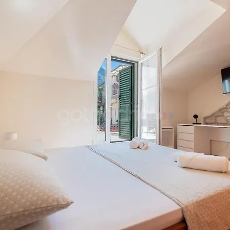 Vlove Story - Luxury Downtown Apartman Makarska