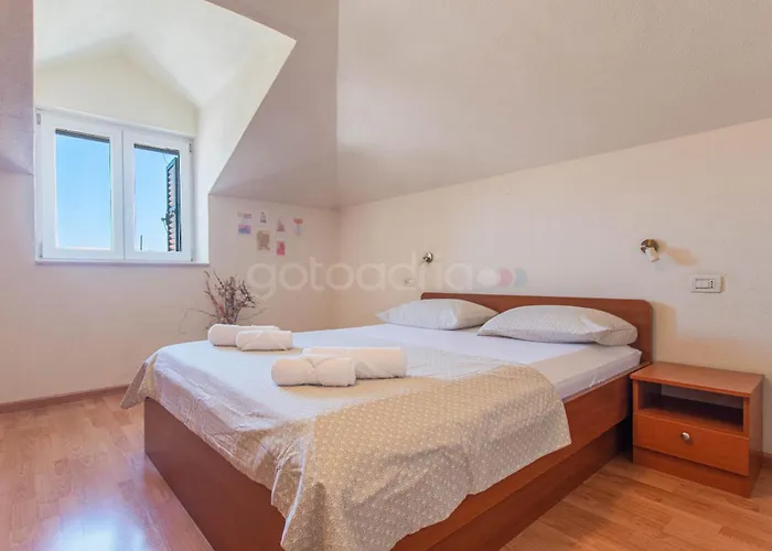 Vlove Story - Luxury Downtown